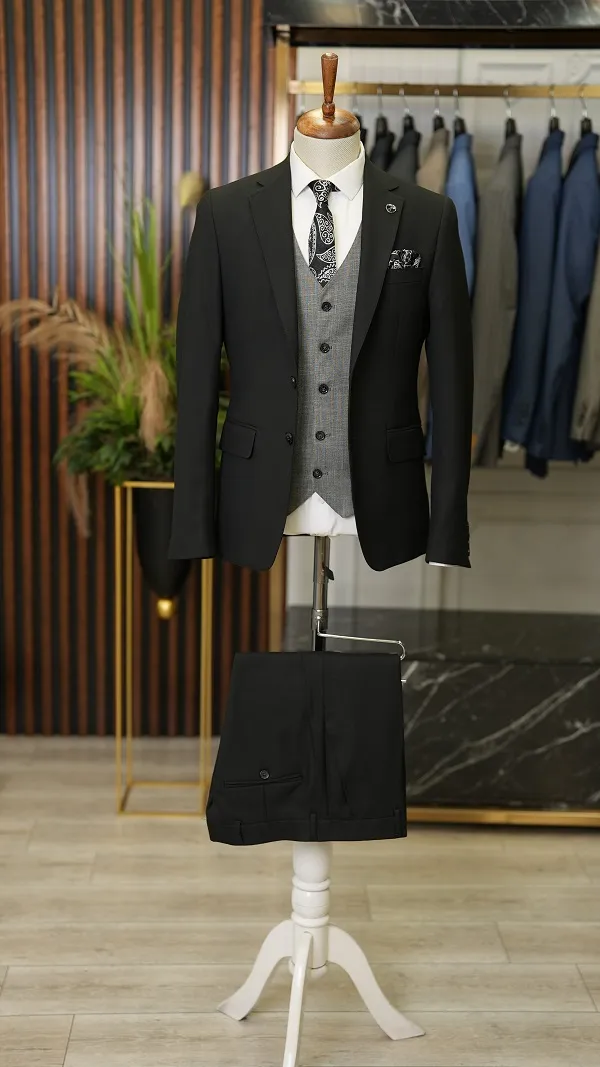 Black Slim Fit Groom Wedding Suit for Men by GentWith.com