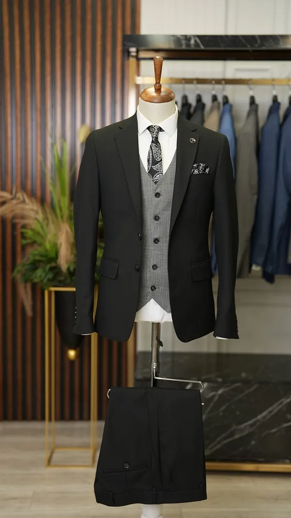 Black Slim Fit Groom Wedding Suit for Men by GentWith.com