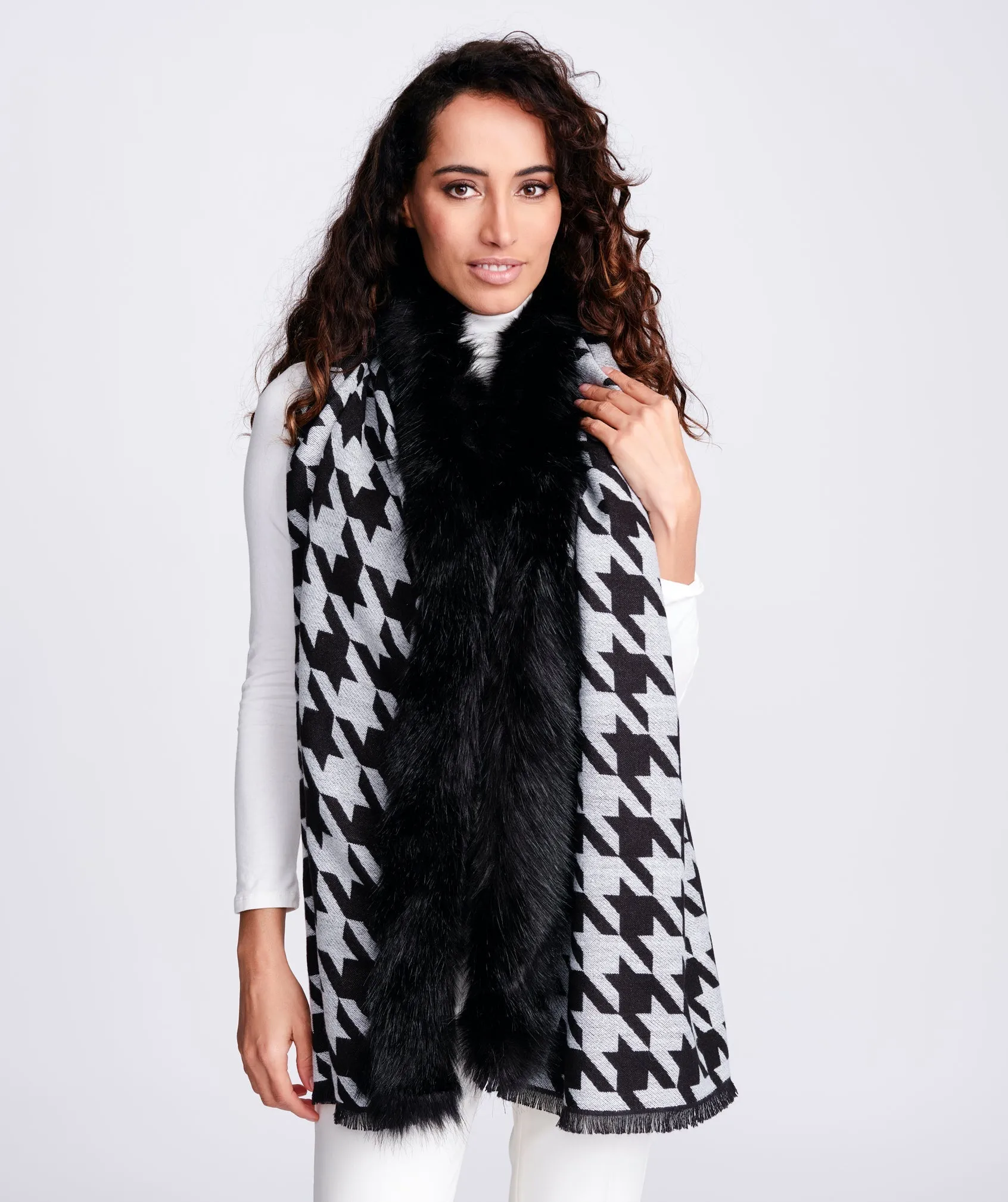 Black White Blanket Style Houndstooth Wrap with Faux Fur Edges