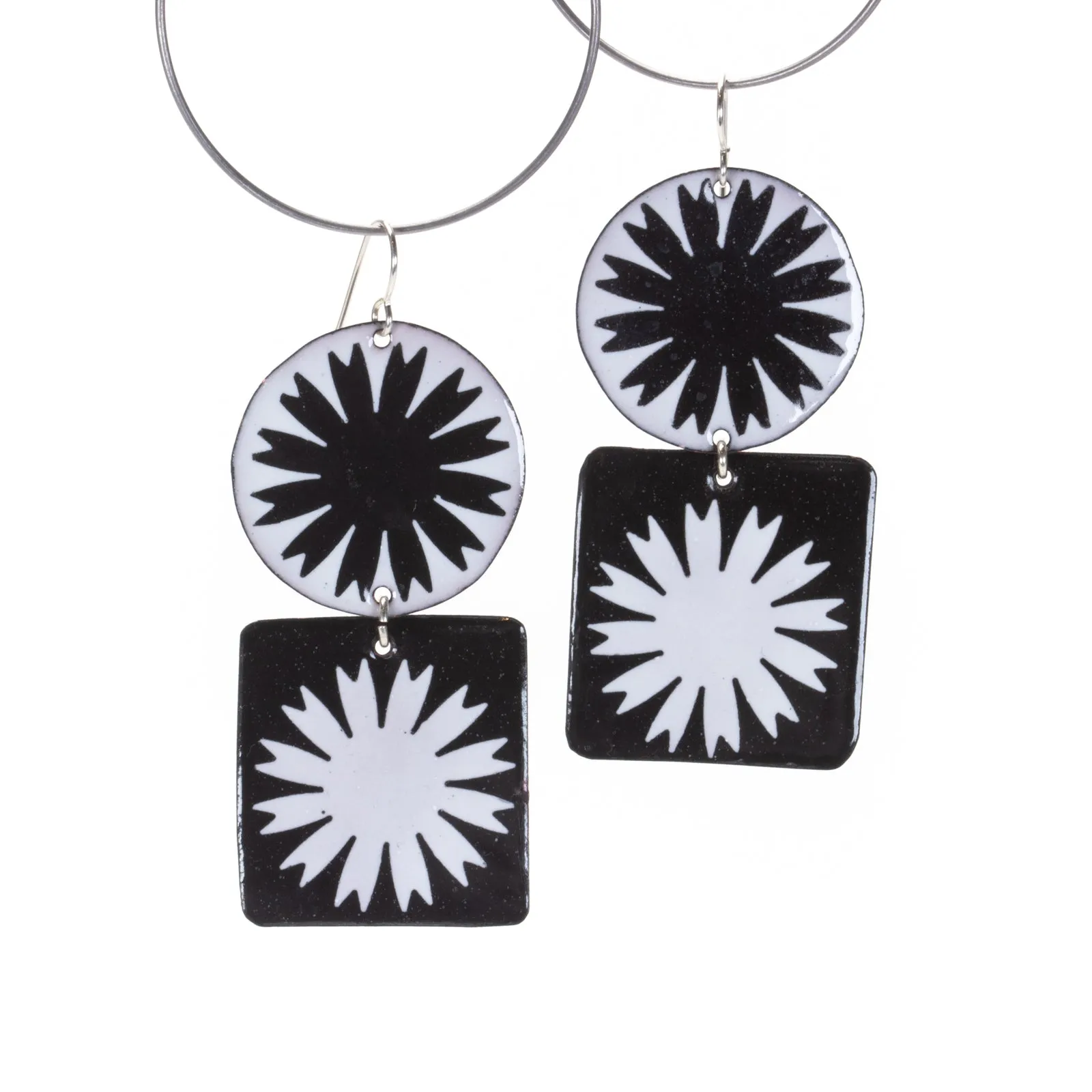 Cosmo monochromatic Earrings