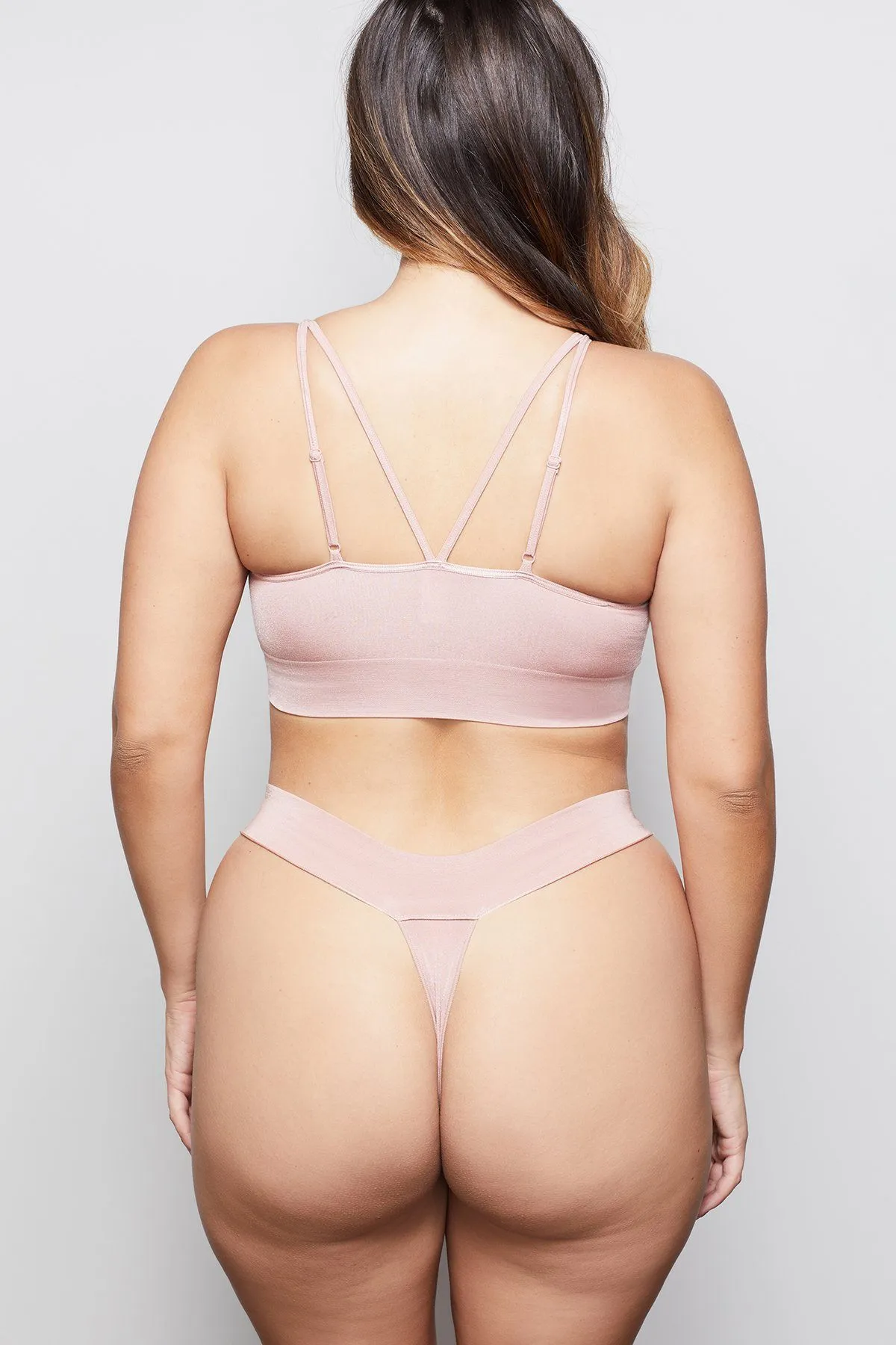 MEDIUM IMPACT STRAPPY SCOOP BRALETTE | BLUSH001